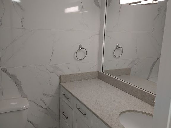 4th image of 6039 Collins Ave Ph 1
