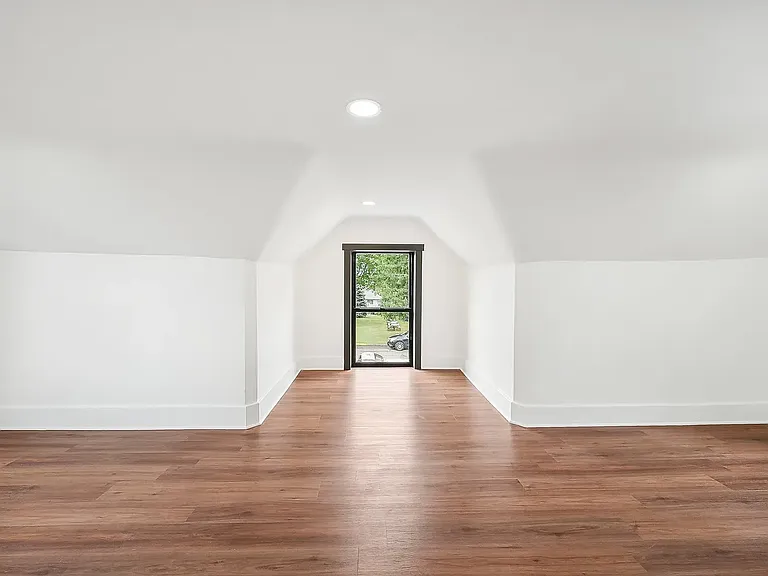 76 Market St — Photo 12