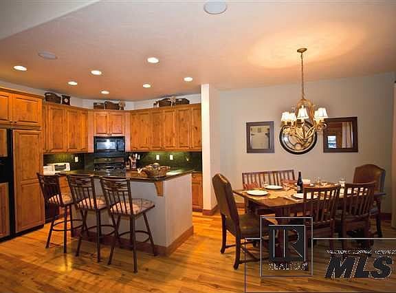 2nd image of 1505 Flattop Cir
