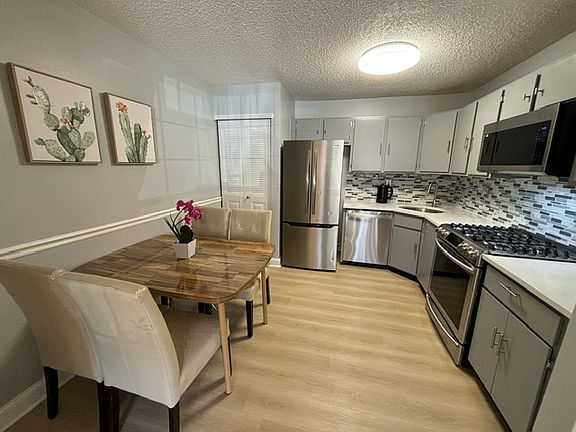 Eat in Kitchen