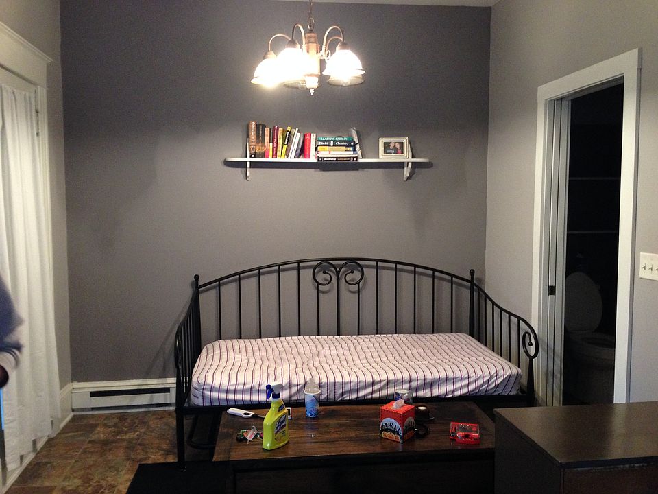 Current color-daybed not included