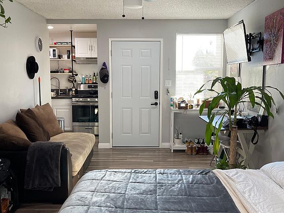 4th image of 3986 Cameo Dr