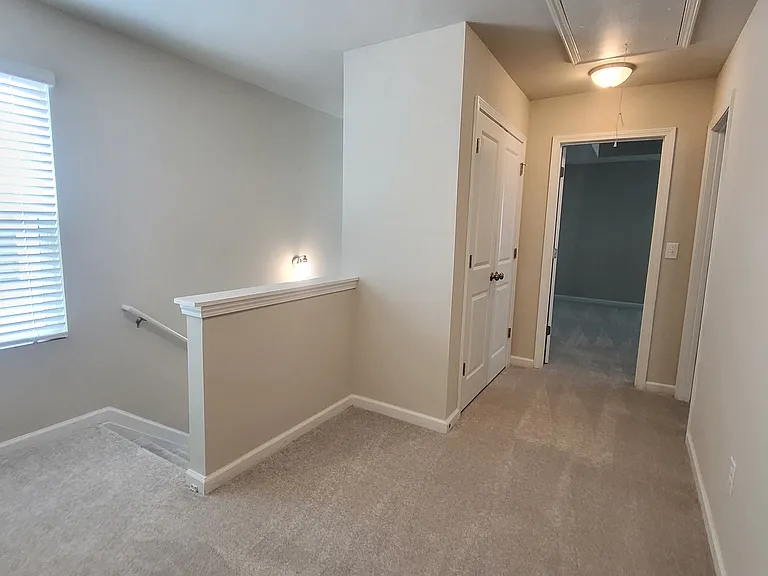 54 Laurel Dr E — Photo 12