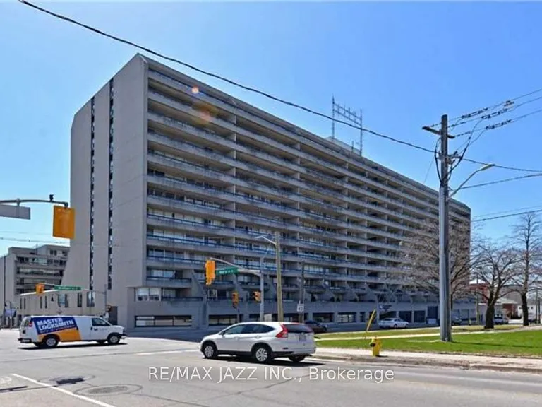 55 William St E #716 — Photo 1