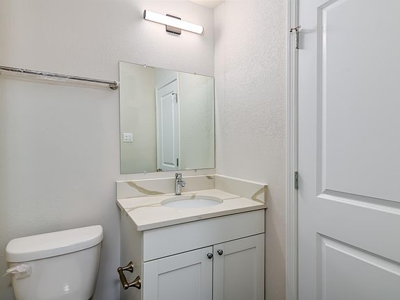 5th image of 3735 Cambridge Ave #2SL