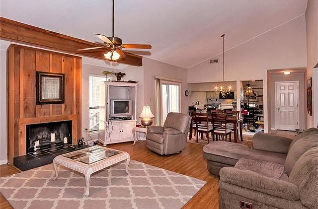 1st image of 109 Catalpa Ln