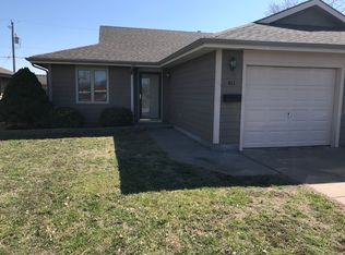 611 Huehl Cir, Salina, KS 67401