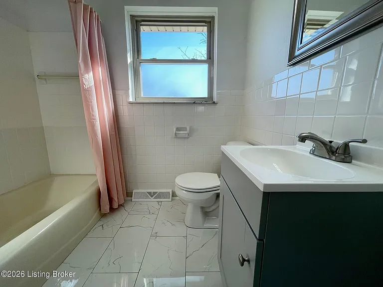 631 Parkwood Dr — Photo 7