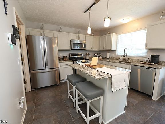 3rd image of 5240 Bringham Dr