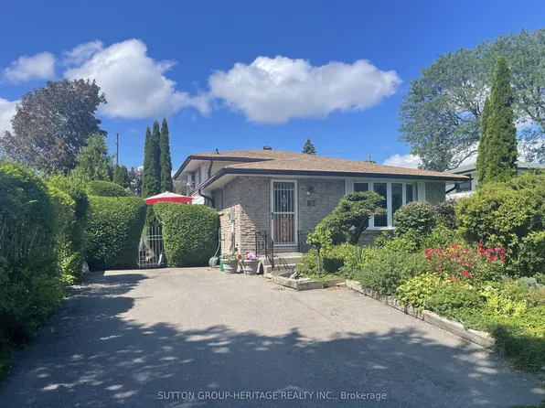 82 Claymore Cres, Oshawa, ON L1G 6G2