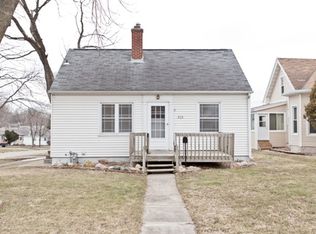 1928 9th St SW, Cedar Rapids, IA 52404