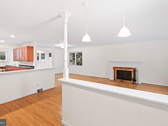 5th image of 7423 Exmore St