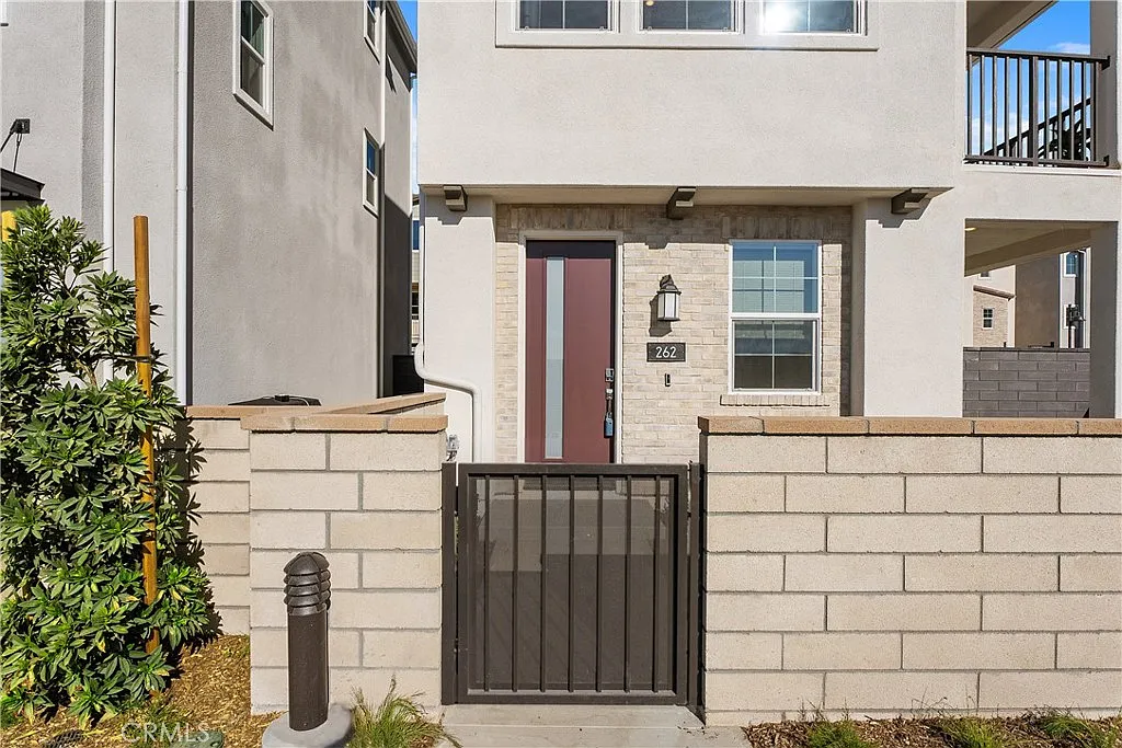 3 bed, 1597 sqft, $7,250 — Photo 1