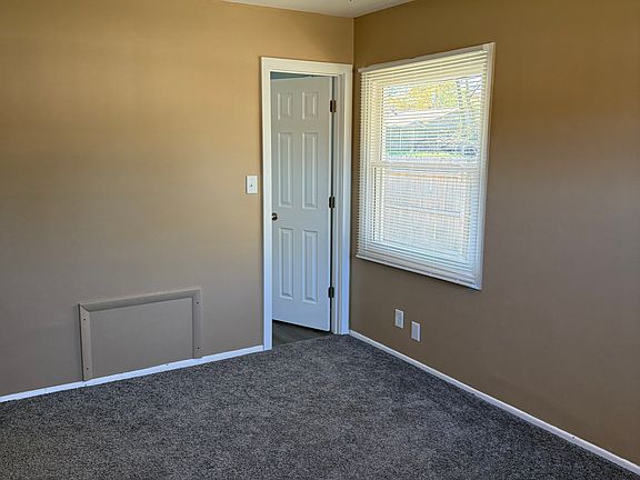 3rd image of 4030 Mantell Ave