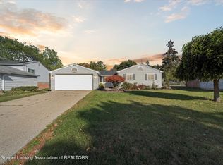2625 Groesbeck Ave, Lansing, MI 48912