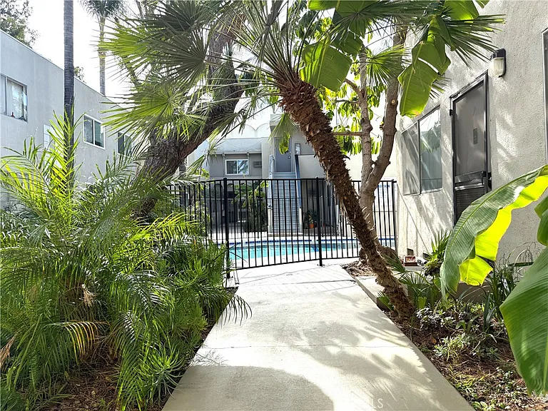 18657 Collins St #12A — Photo 17