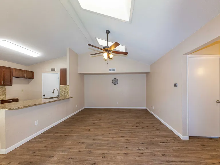 4603 Chapman St — Photo 8
