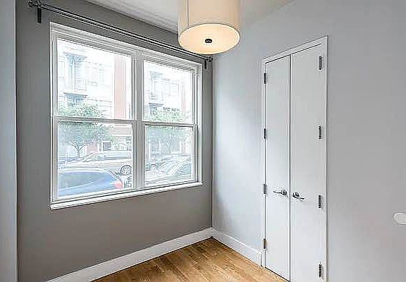 4th image of 132 Meserole St APT 2l