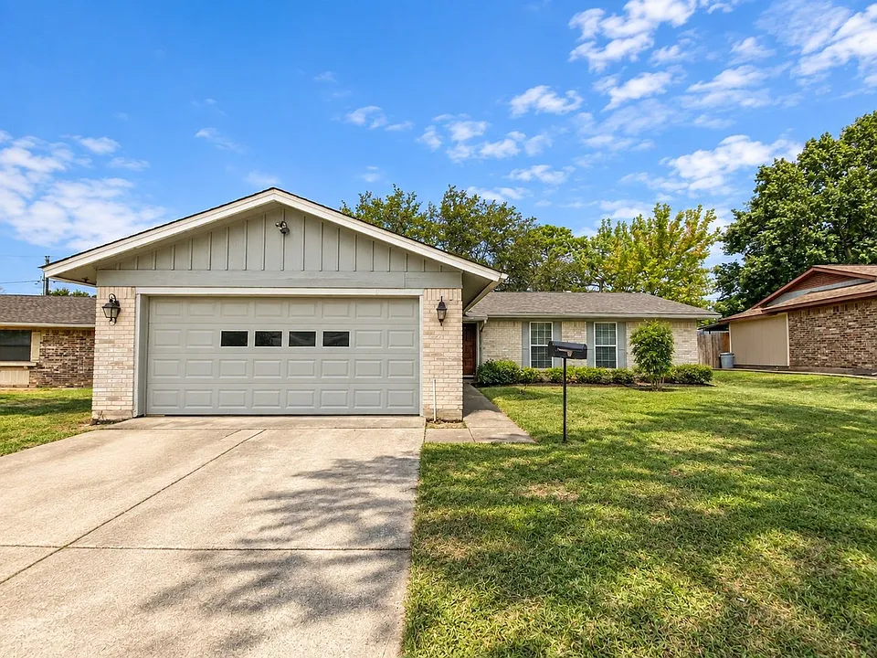 701 Victoria Dr