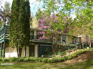 6645 N Flansburg Rd, Lena, IL 61048