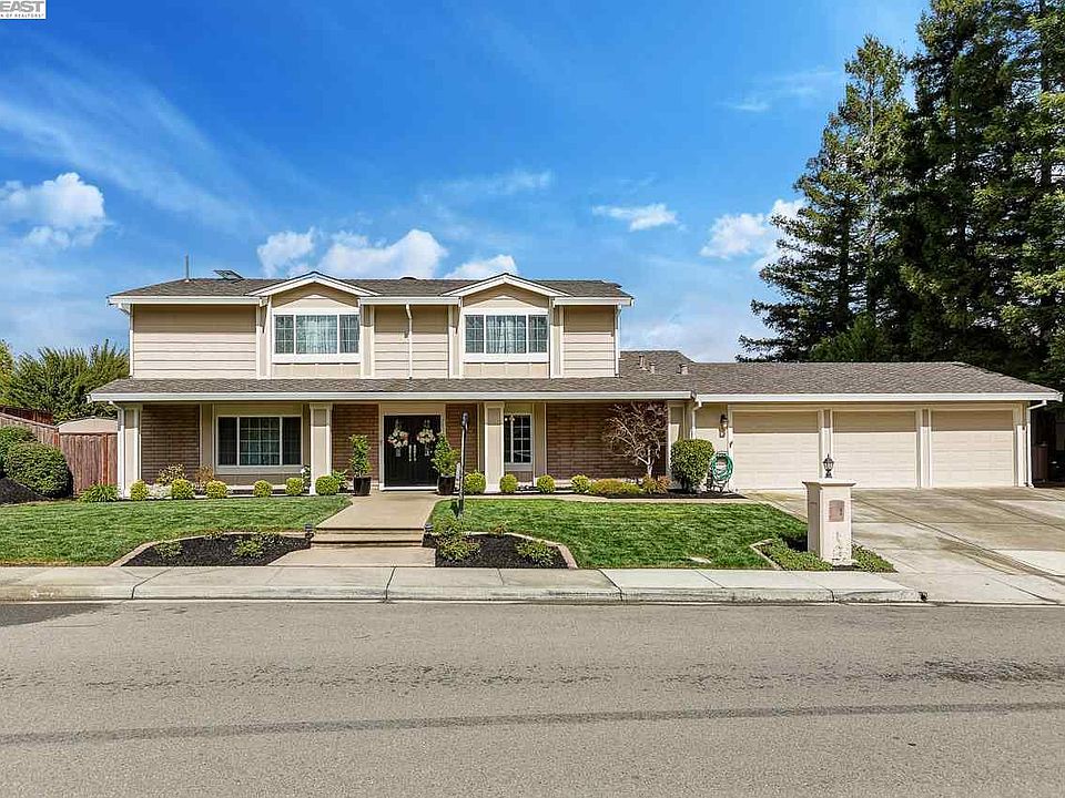 2nd image of 2872 Morgan Dr