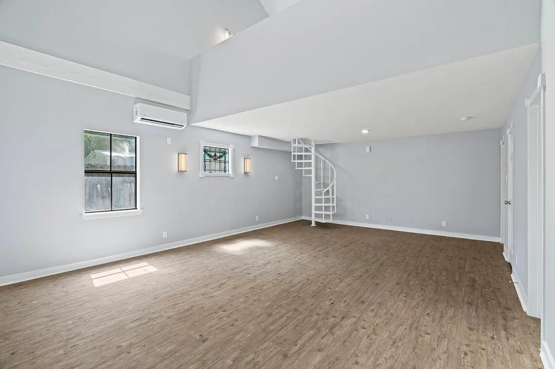2 bed, 1.0 bath, 850 sqft, $1,150 — Photo 2