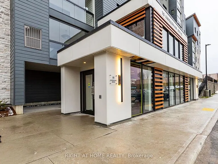 15 Kneeshaw Dr #102 — Photo 29