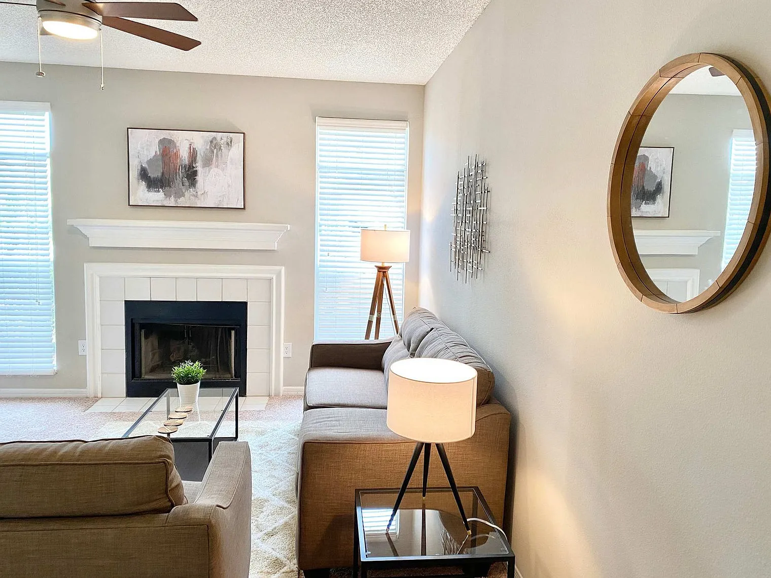 2 bed, 2.0 bath, $5,761 — Photo 2