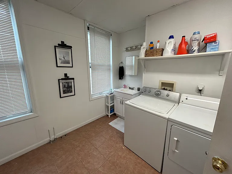 475 Monmouth St #4 — Photo 12