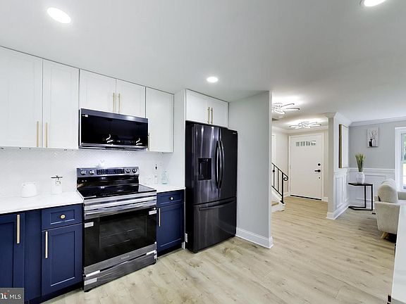 5th image of 2709 Pinewood Dr