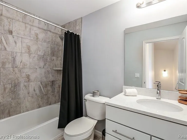 67 Kalter Dr — Photo 16