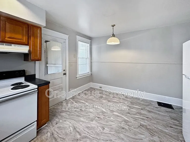 1414 Park Ave — Photo 3