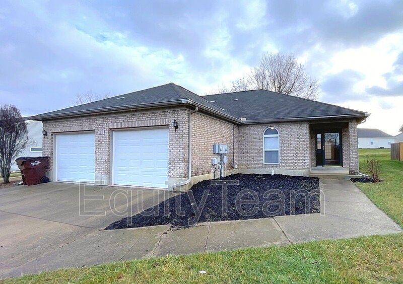 1st image of 786 Tamarack Ct APT B