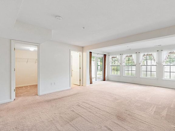 4th image of 32 Tributary Ln