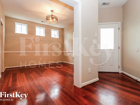 3rd image of 577 Delafield Dr