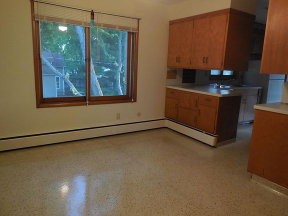 Dining Room w/lots of cabinetry