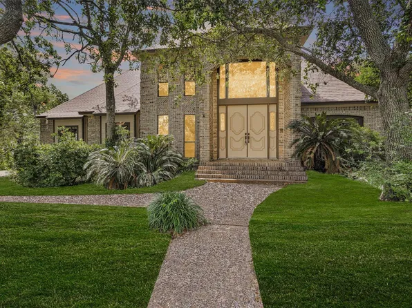 2607 Rip Van Winkle Dr, Pearland, TX 77581