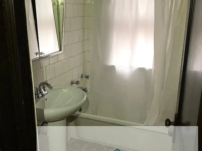 4027-37 W School St #4033-B1 — Photo 13