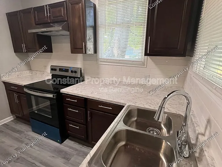 495 Pittman St — Photo 9
