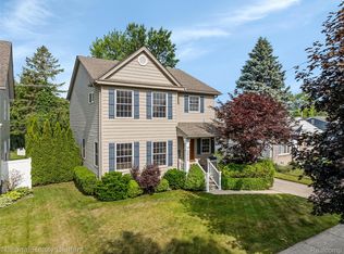 3059 Kenmore Rd, Berkley, MI 48072