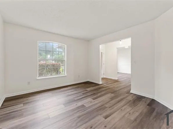 1741 Gallahadion Ct, Jacksonville, FL 32218