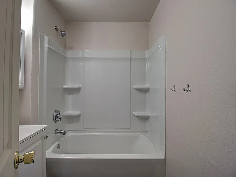 661 8th Avenue East N #11 — Photo 6