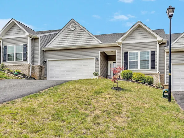 22 Carrington Ct, Roanoke, VA 24019