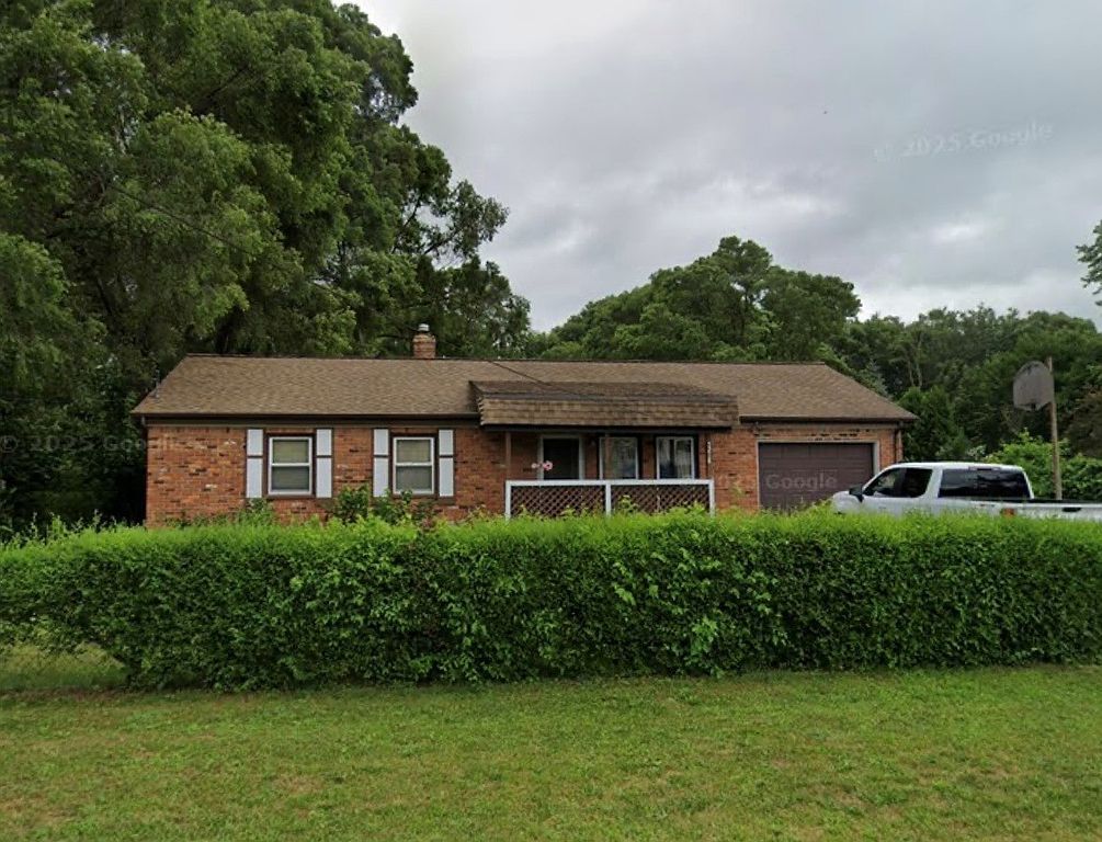 5218 Eastview Rd - Property Image