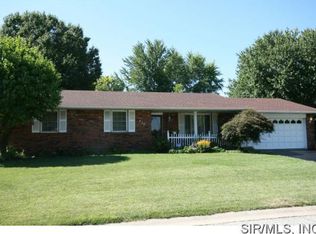 220 Beau Gon Dr, Swansea, IL