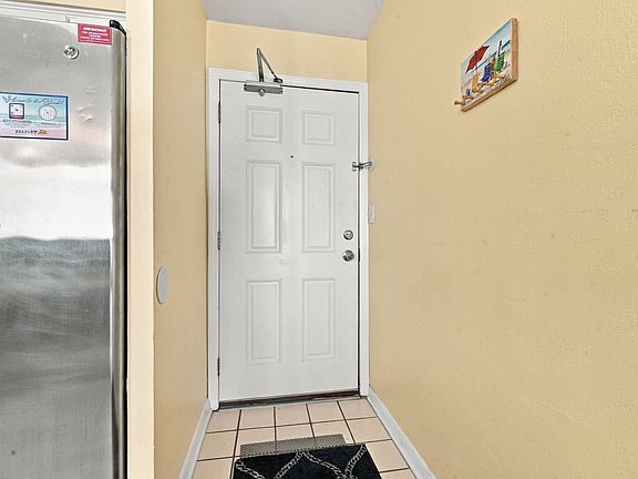 4th image of 4719 S Ocean Blvd. #309