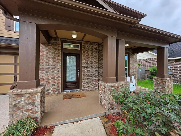 19415 Bronte Springs Ct — Photo 2