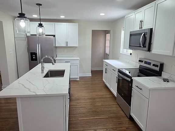 5th image of 4829 Fielding Way