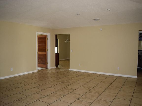3rd image of 2340 Armour Ct