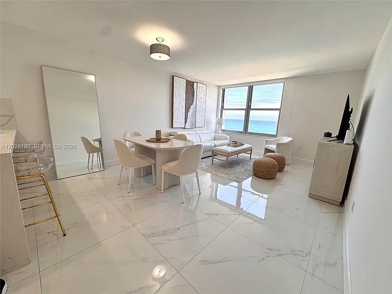 2899 Collins Ave #1037 — Photo 2